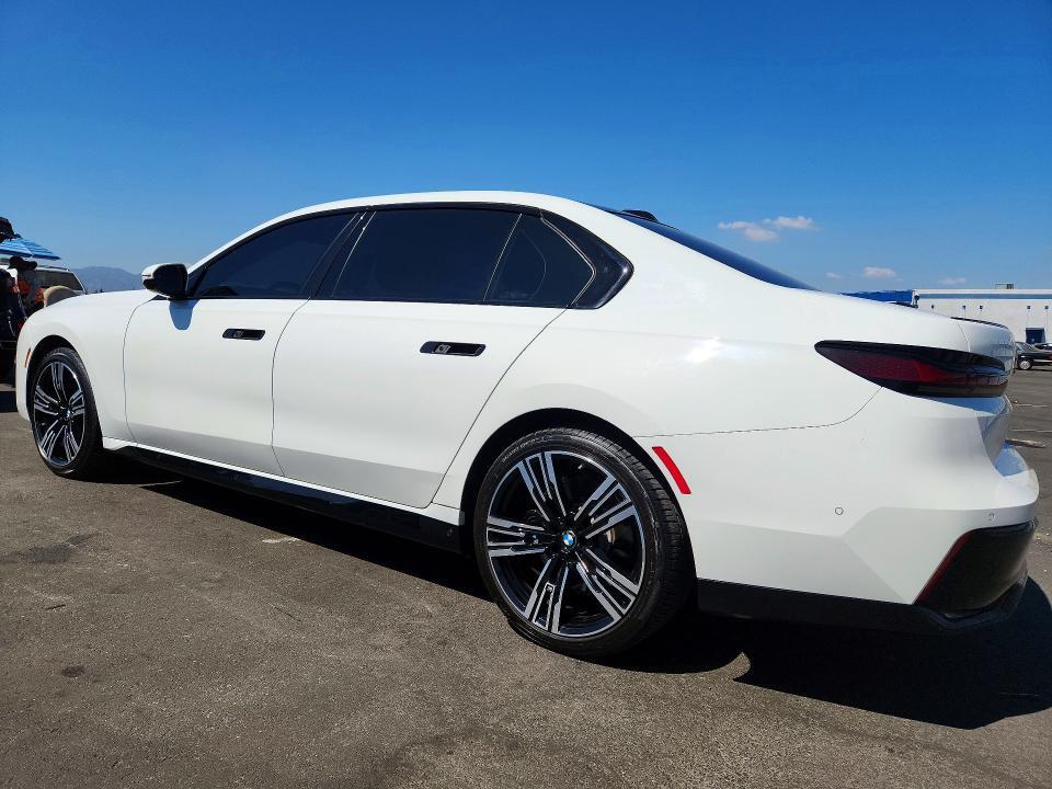 2023 BMW 740 I — Фото 2 из 12