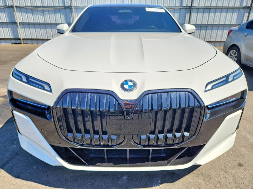 2023 BMW 740 I — Фото 5 из 12
