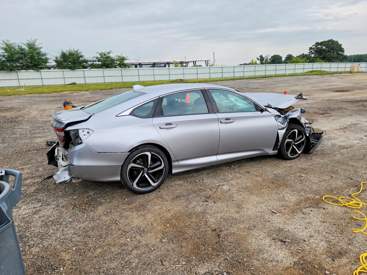 2018 HONDA ACCORD SPORT — Фото 3 из 13
