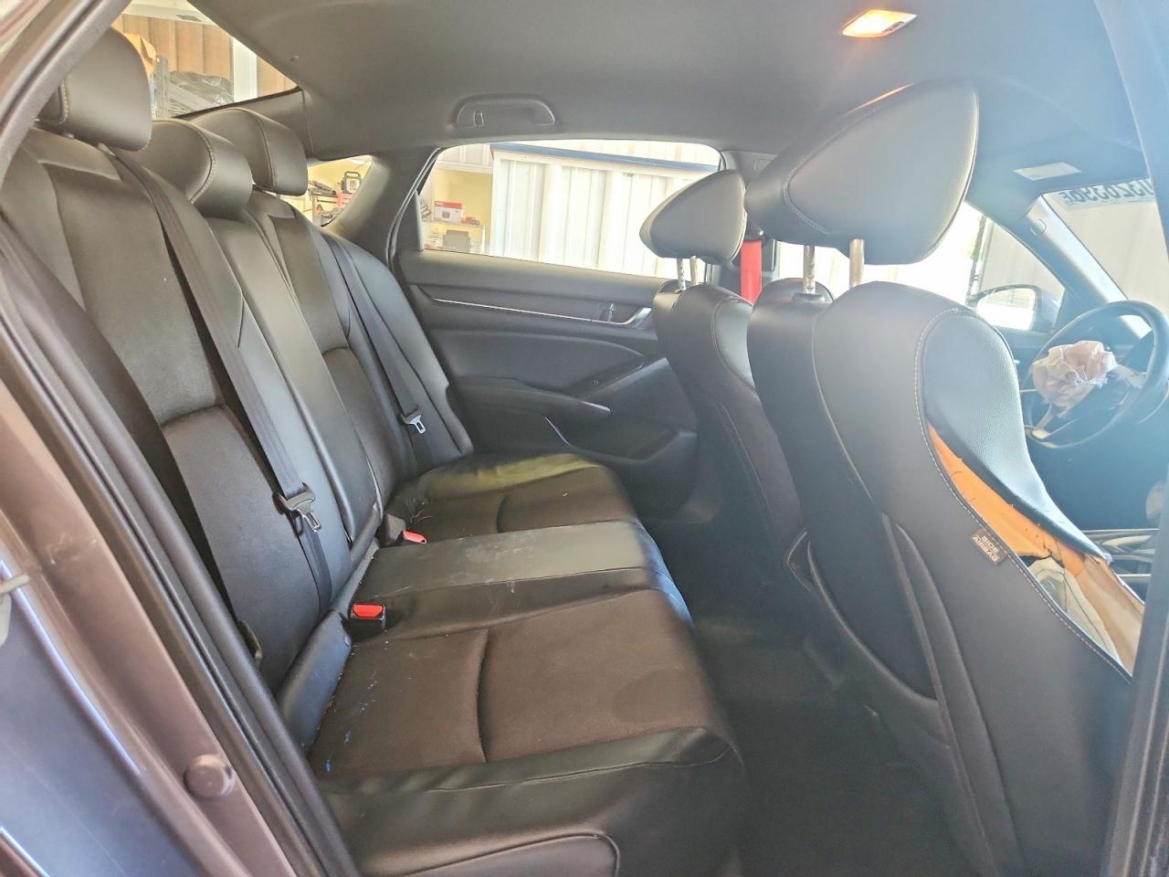 2018 HONDA ACCORD SPORT — Фото 10 из 12