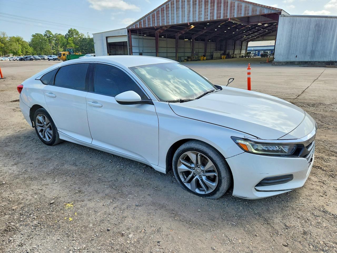 2018 HONDA ACCORD LX — Фото 4 из 12
