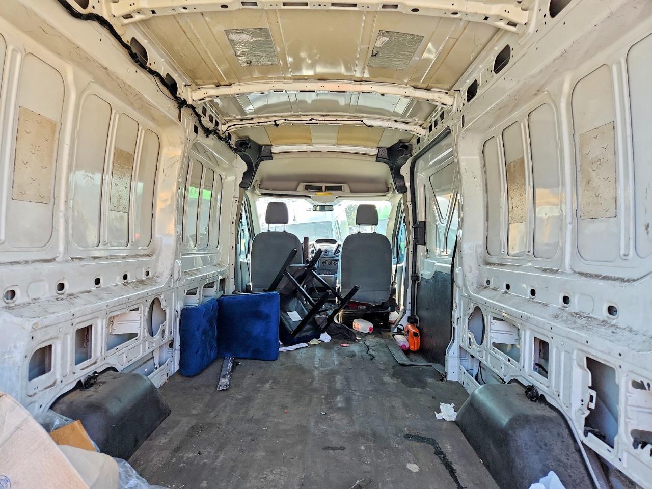 2015 FORD TRANSIT T-150 — Фото 10 из 13