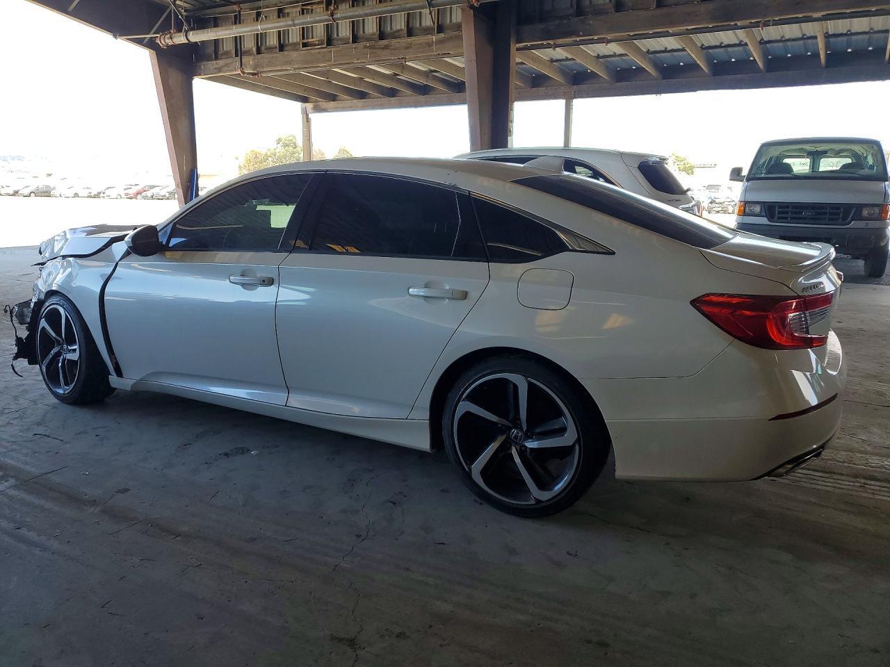 2018 HONDA ACCORD SPORT — Фото 2 из 12