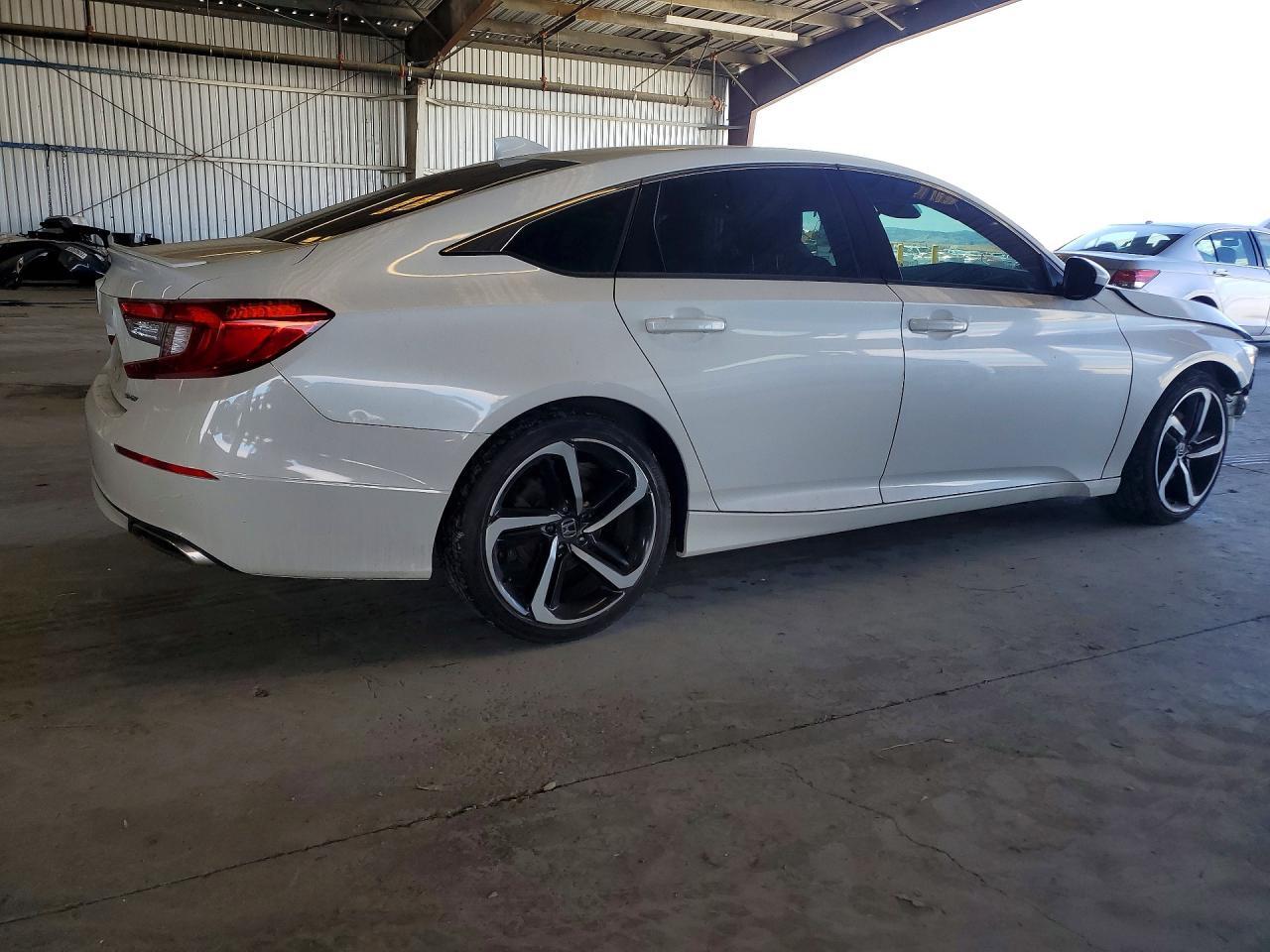 2018 HONDA ACCORD SPORT — Фото 3 из 12