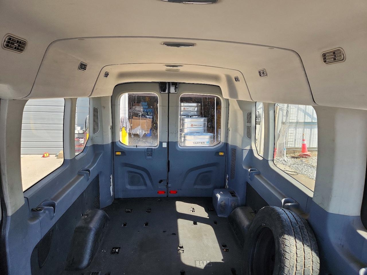 2015 FORD TRANSIT T-350 — Фото 10 из 13