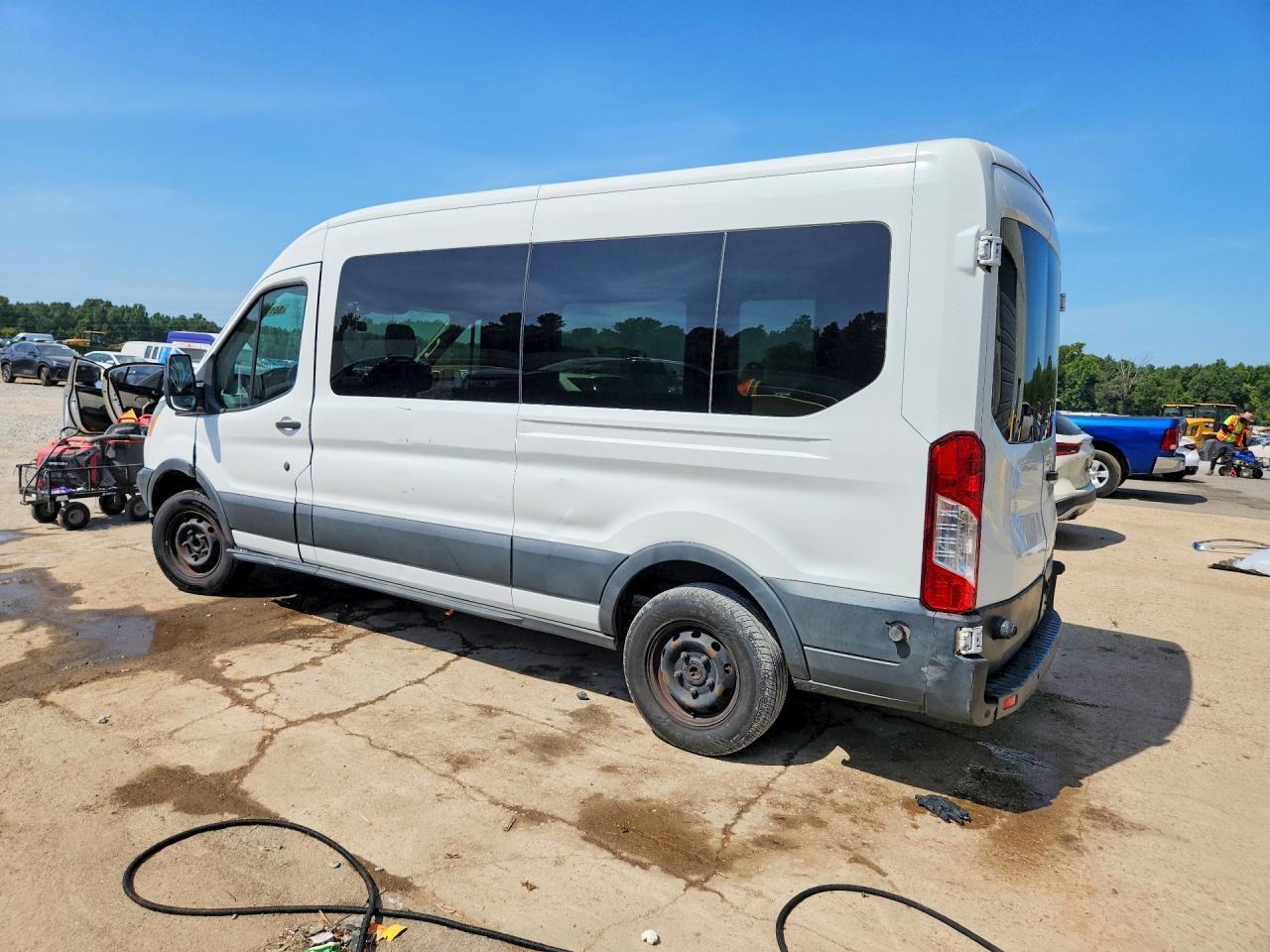 2015 FORD TRANSIT T-350 — Фото 2 из 13