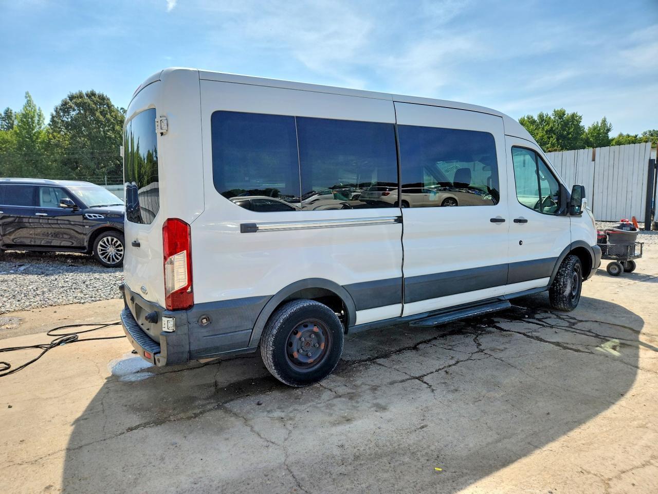 2015 FORD TRANSIT T-350 — Фото 3 из 13