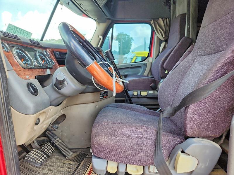 2015 FREIGHTLINER CASCADIA 113 — Фото 7 из 13