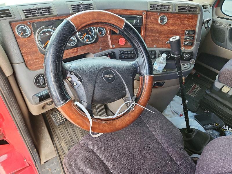 2015 FREIGHTLINER CASCADIA 113 — Фото 8 из 13