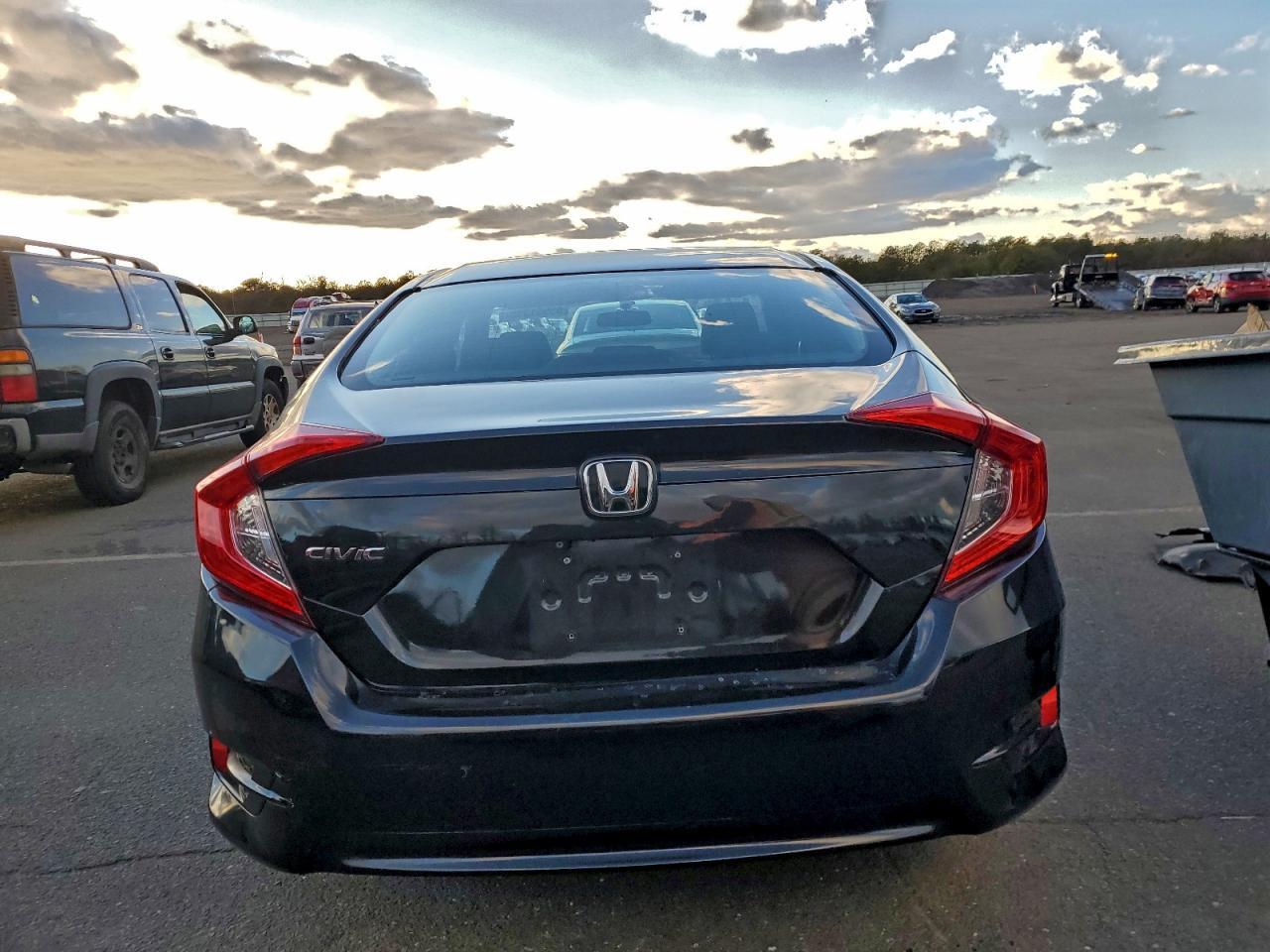 2018 HONDA CIVIC LX — Фото 6 из 13