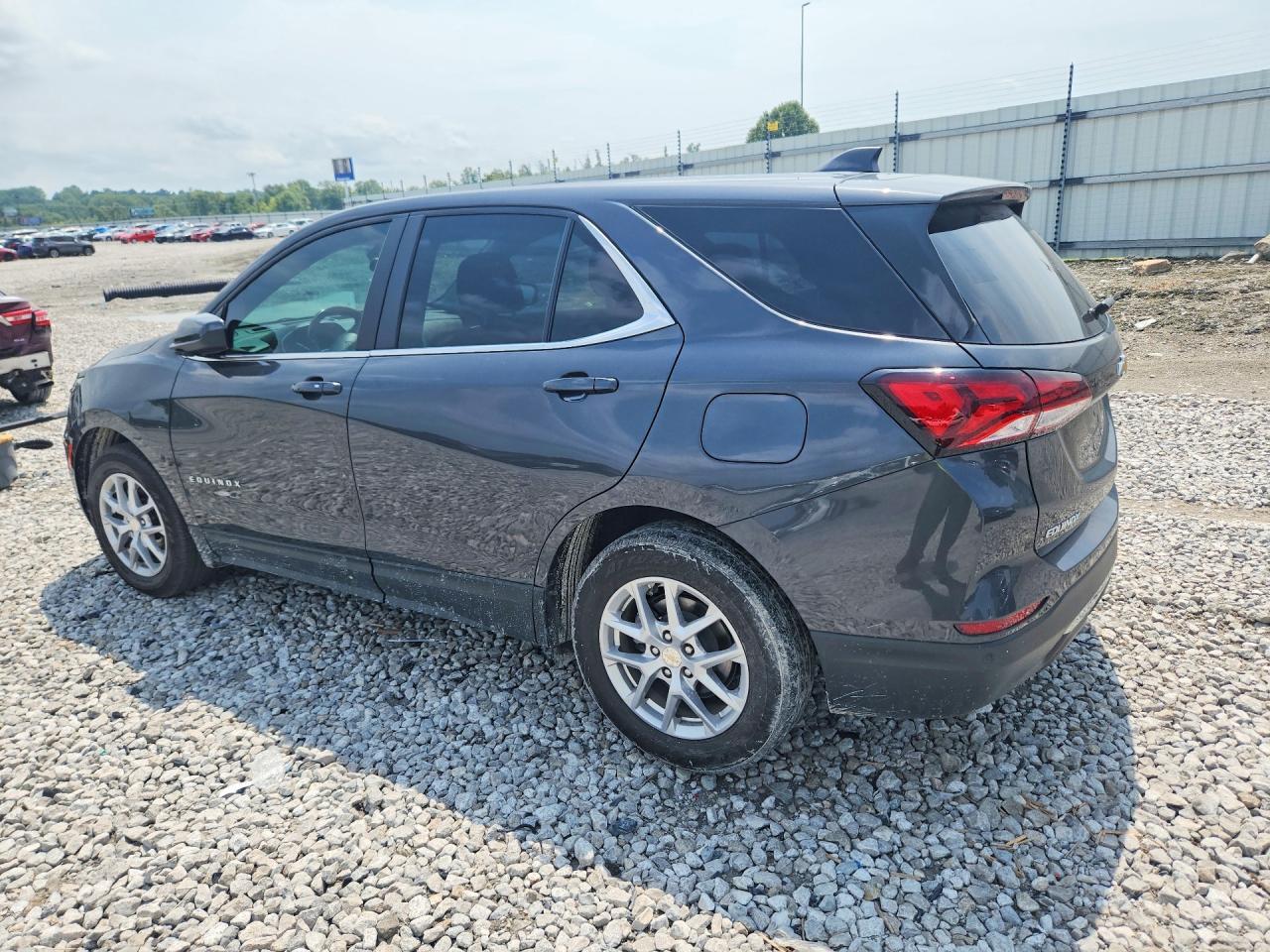 2023 CHEVROLET EQUINOX LT — Фото 2 из 12
