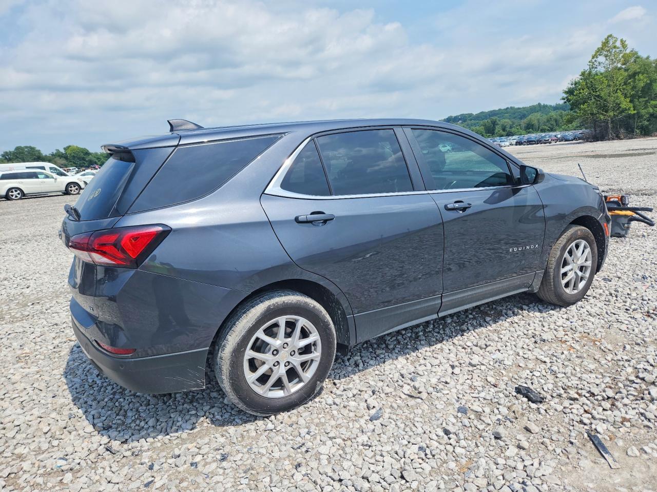 2023 CHEVROLET EQUINOX LT — Фото 3 из 12