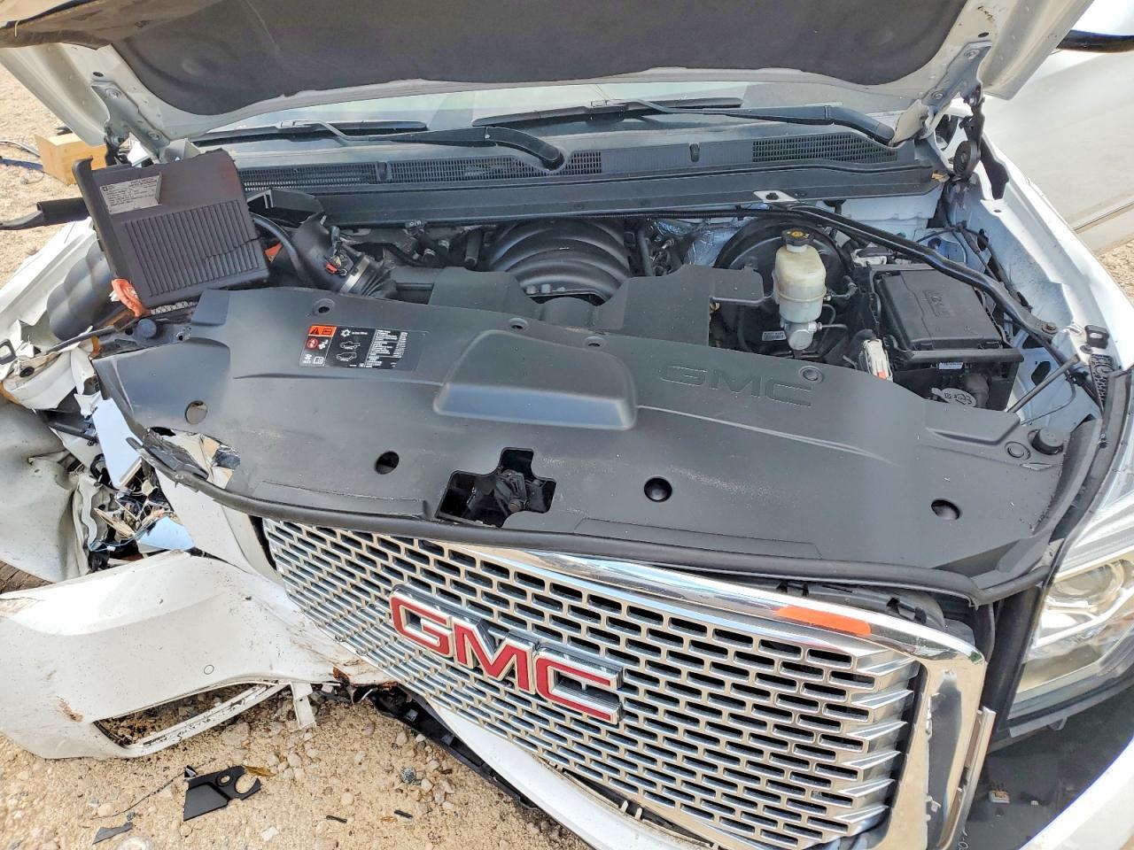 2015 GMC YUKON DENALI — Фото 12 из 14