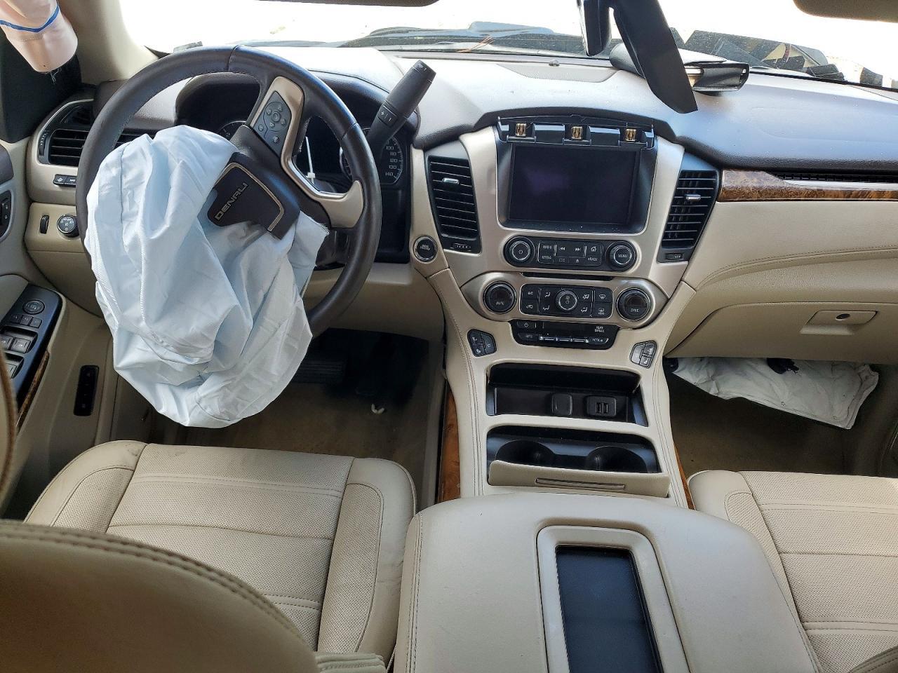 2015 GMC YUKON DENALI — Фото 8 из 14