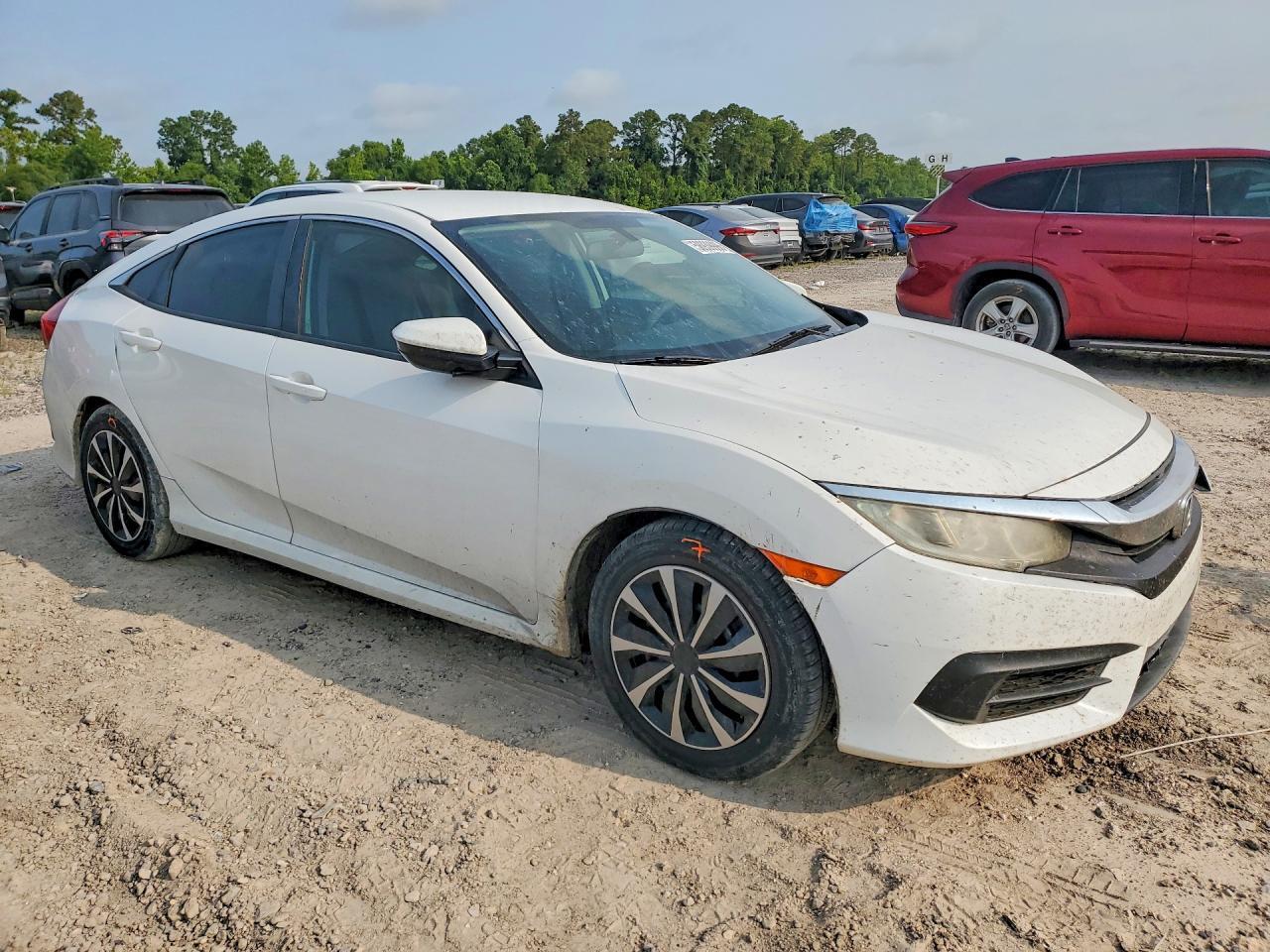 19XFC2F53JE012717 2018 HONDA CIVIC photo no. 4