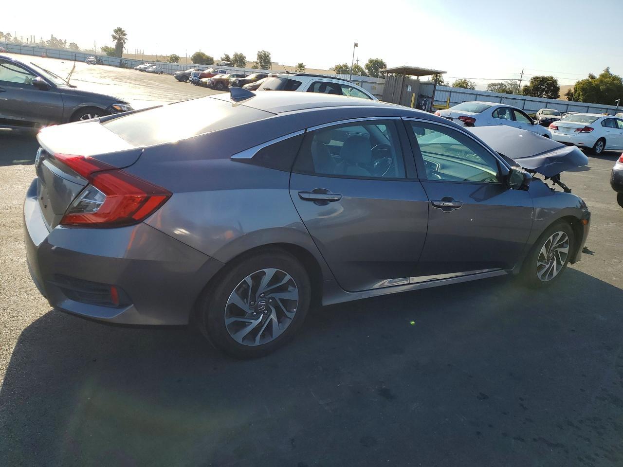 2018 HONDA CIVIC EX — Фото 3 из 13