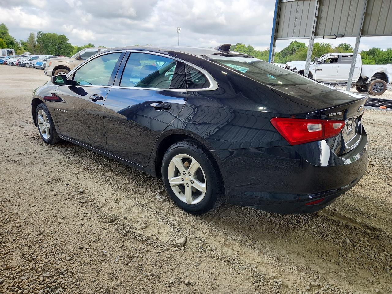 2023 CHEVROLET MALIBU LT — Фото 2 из 12
