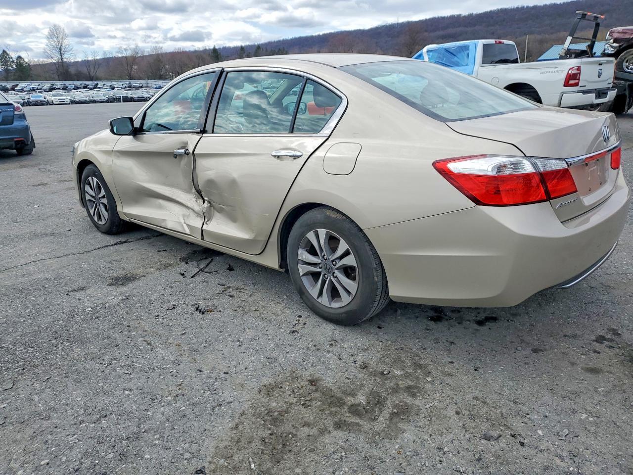 2015 HONDA ACCORD LX — Фото 2 из 12