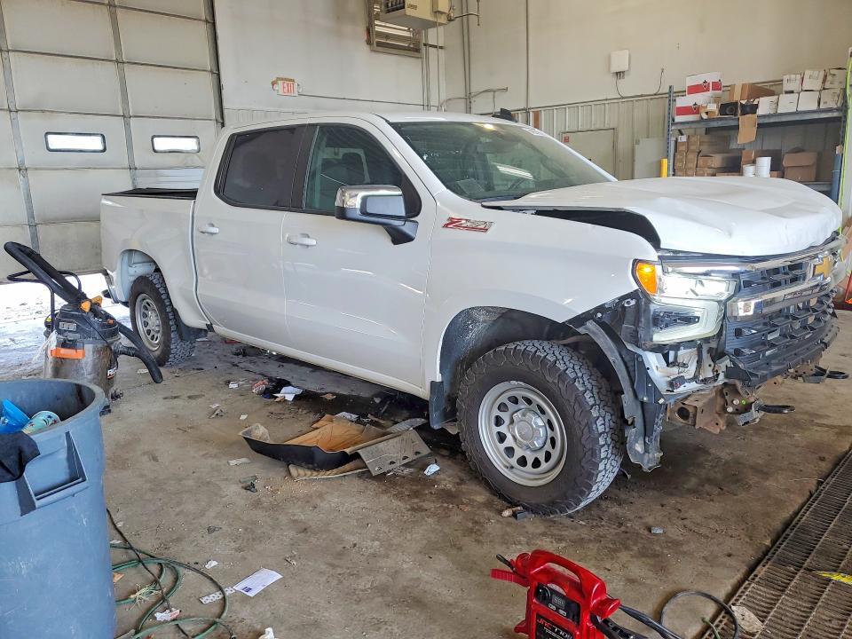 2023 CHEVROLET SILVERADO K1500 LT — Фото 4 из 12