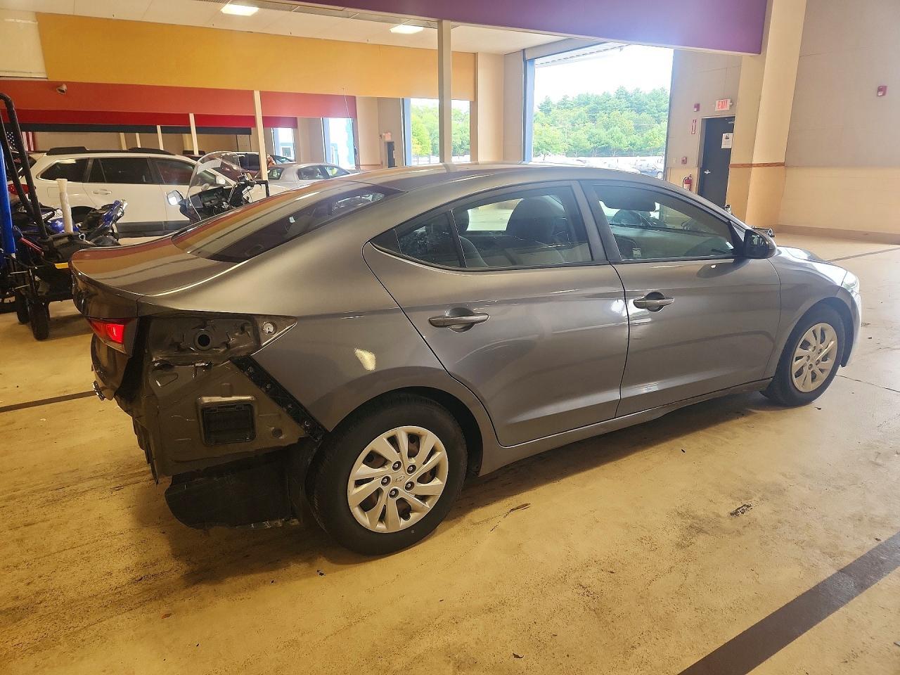 5NPD74LF0JH275151 2018 HYUNDAI ELANTRA photo no. 3