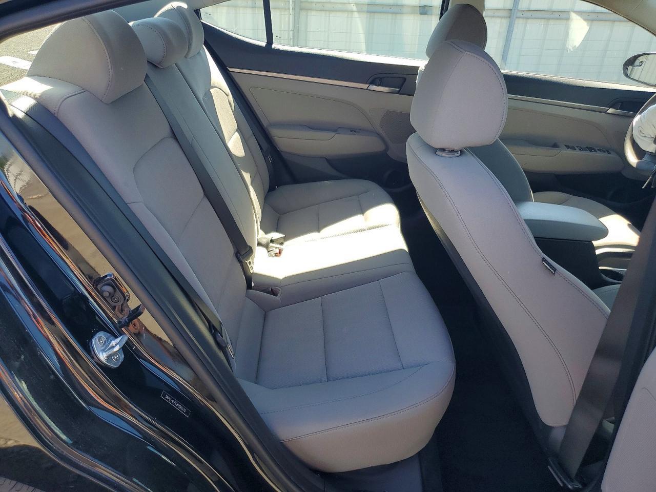 5NPD74LFXJH386970 2018 HYUNDAI ELANTRA photo no. 10