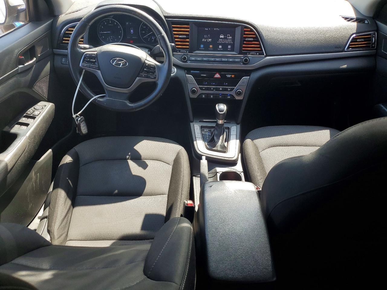2018 HYUNDAI ELANTRA VALUE EDITION — Фото 8 из 12
