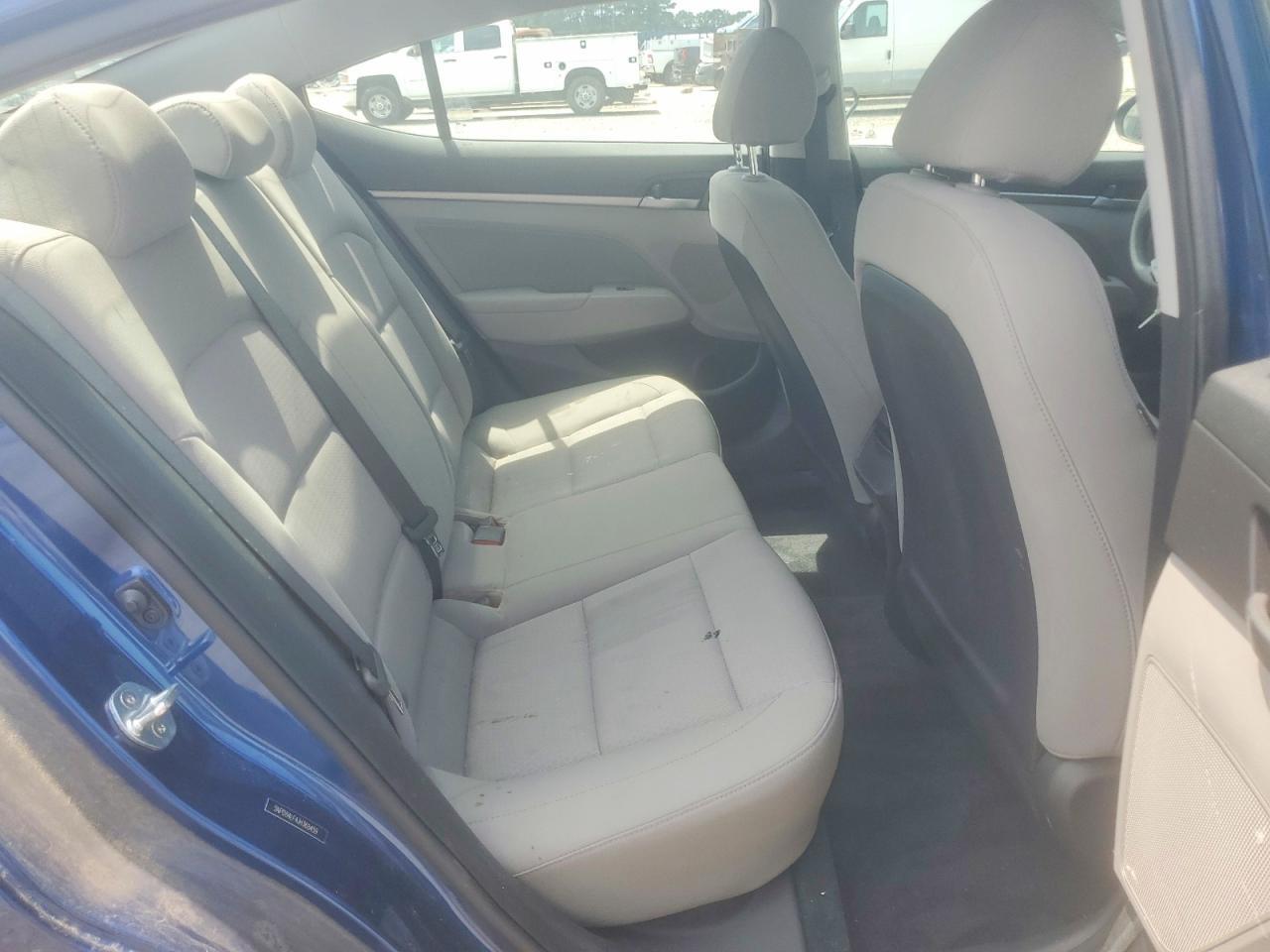 2018 HYUNDAI ELANTRA SEL — Фото 10 из 12