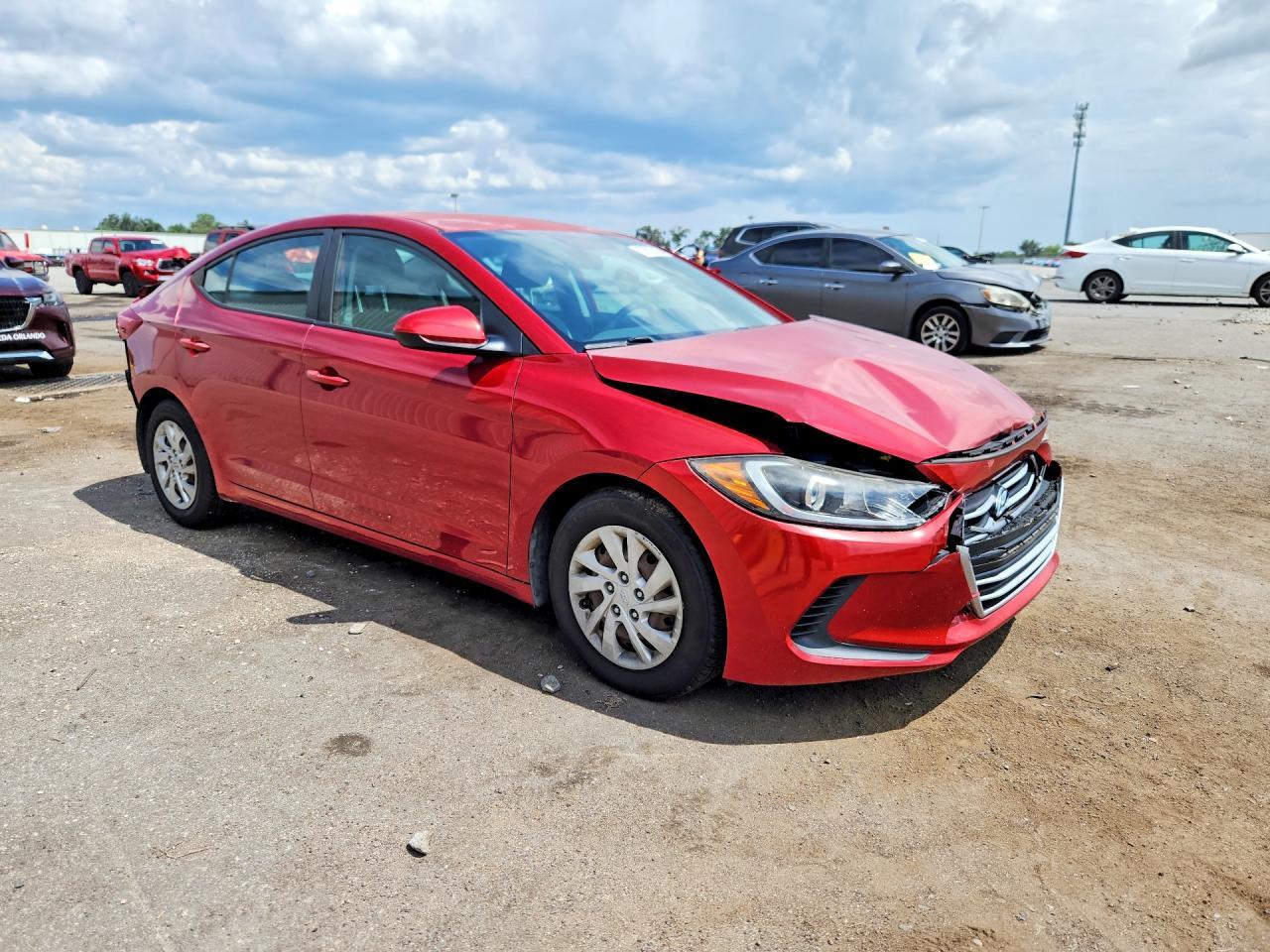 2018 HYUNDAI ELANTRA SE — Фото 4 из 12