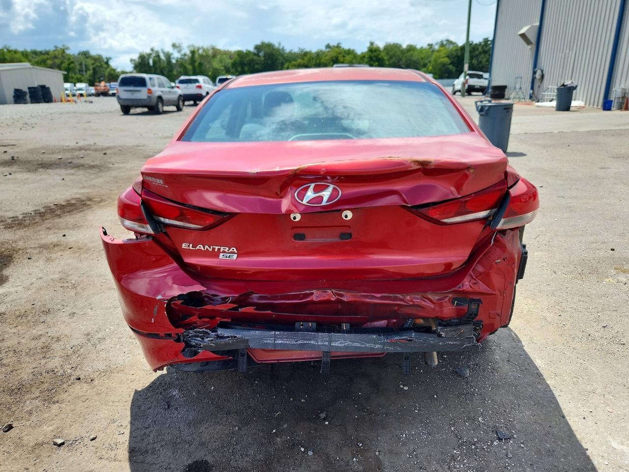 2018 HYUNDAI ELANTRA SE — Фото 6 из 12