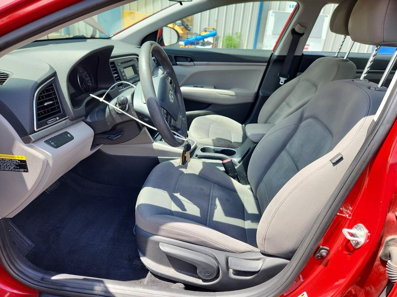 2018 HYUNDAI ELANTRA SE — Фото 7 из 12