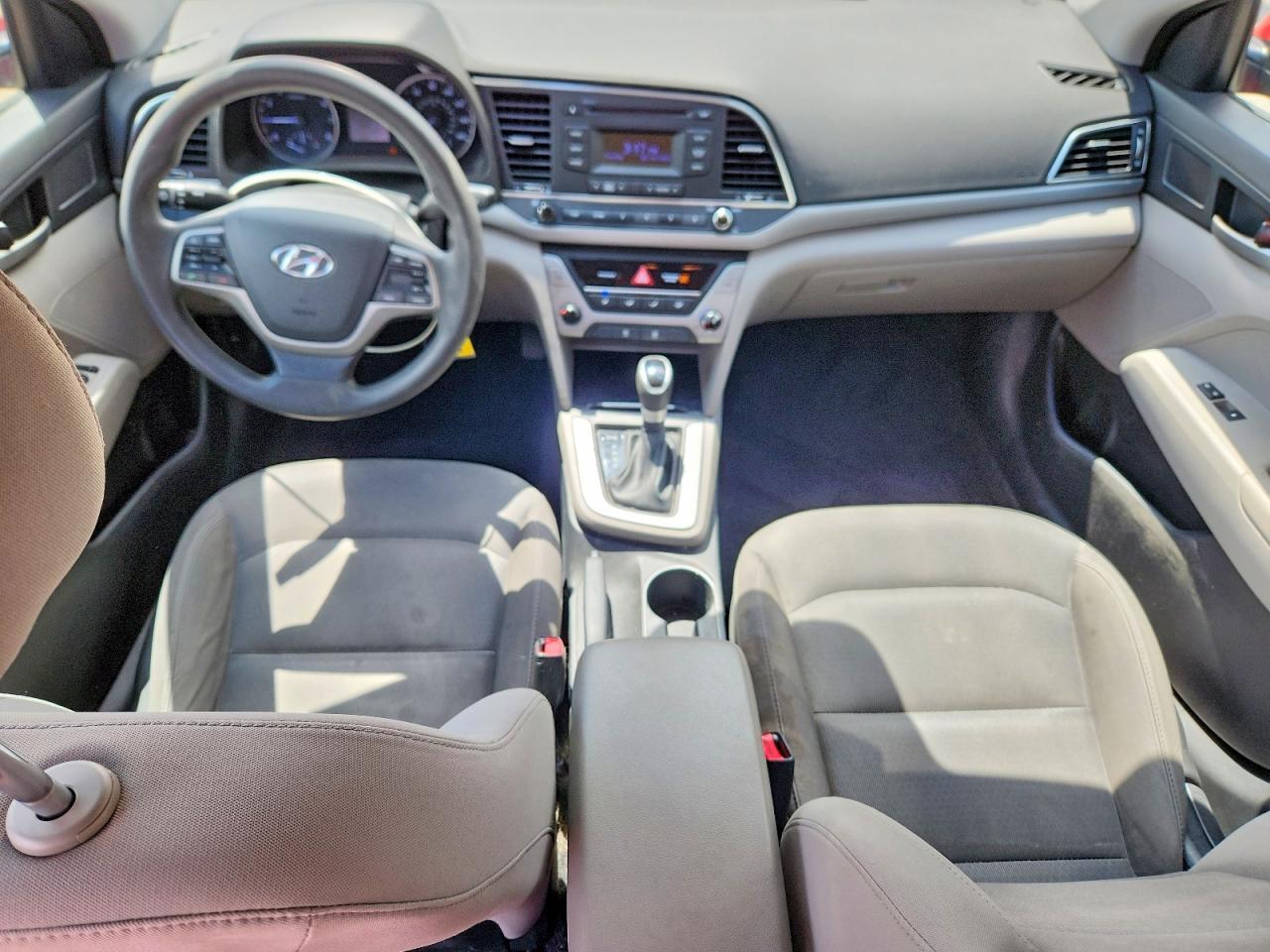 2018 HYUNDAI ELANTRA SE — Фото 8 из 12