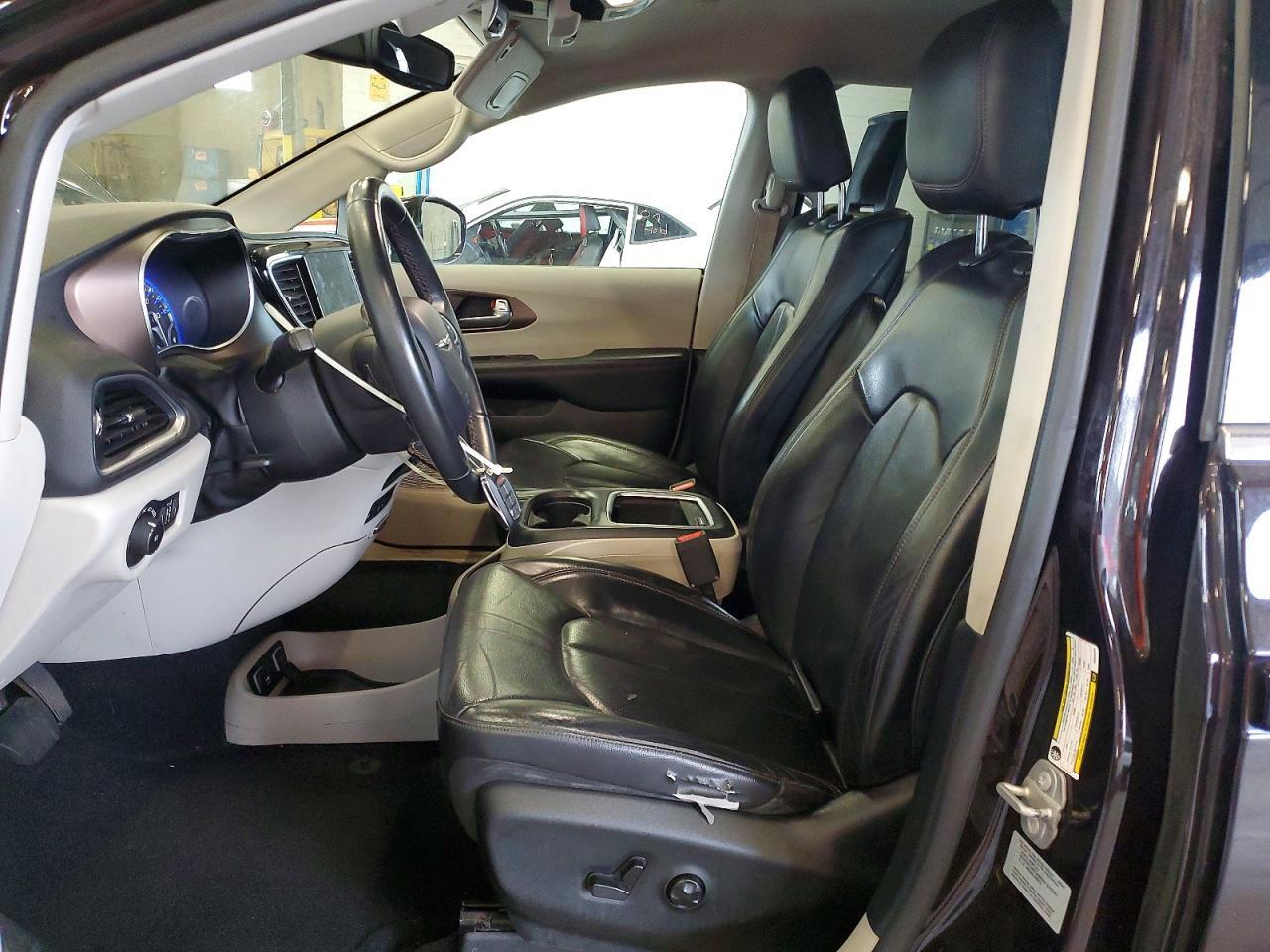 2023 CHRYSLER PACIFICA TOURING L PLUS — Фото 7 из 14