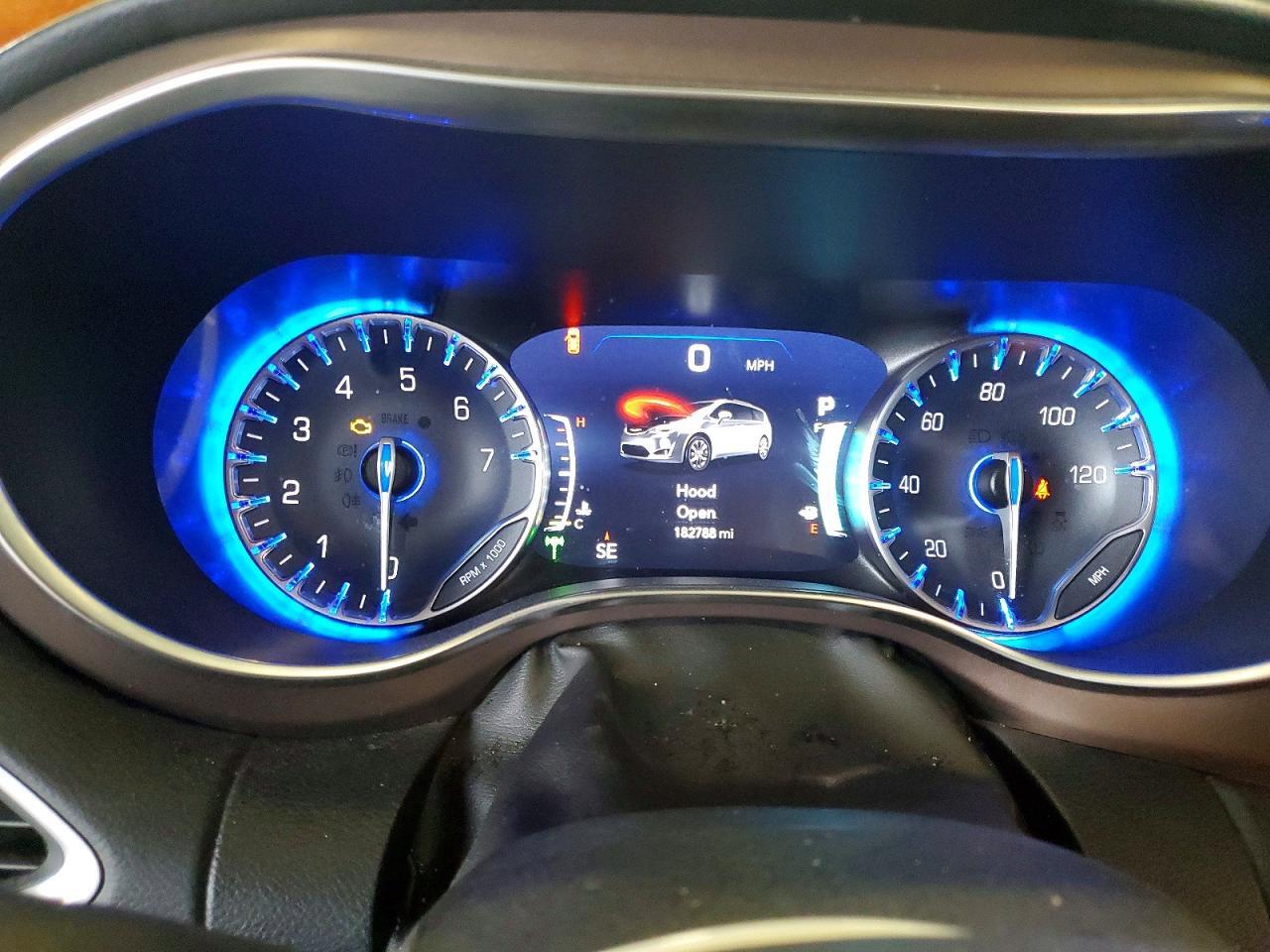 2023 CHRYSLER PACIFICA TOURING L PLUS — Фото 9 из 14