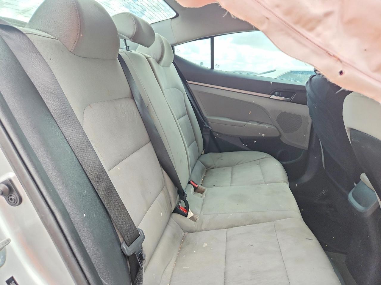 2018 HYUNDAI ELANTRA SE — Фото 10 из 13