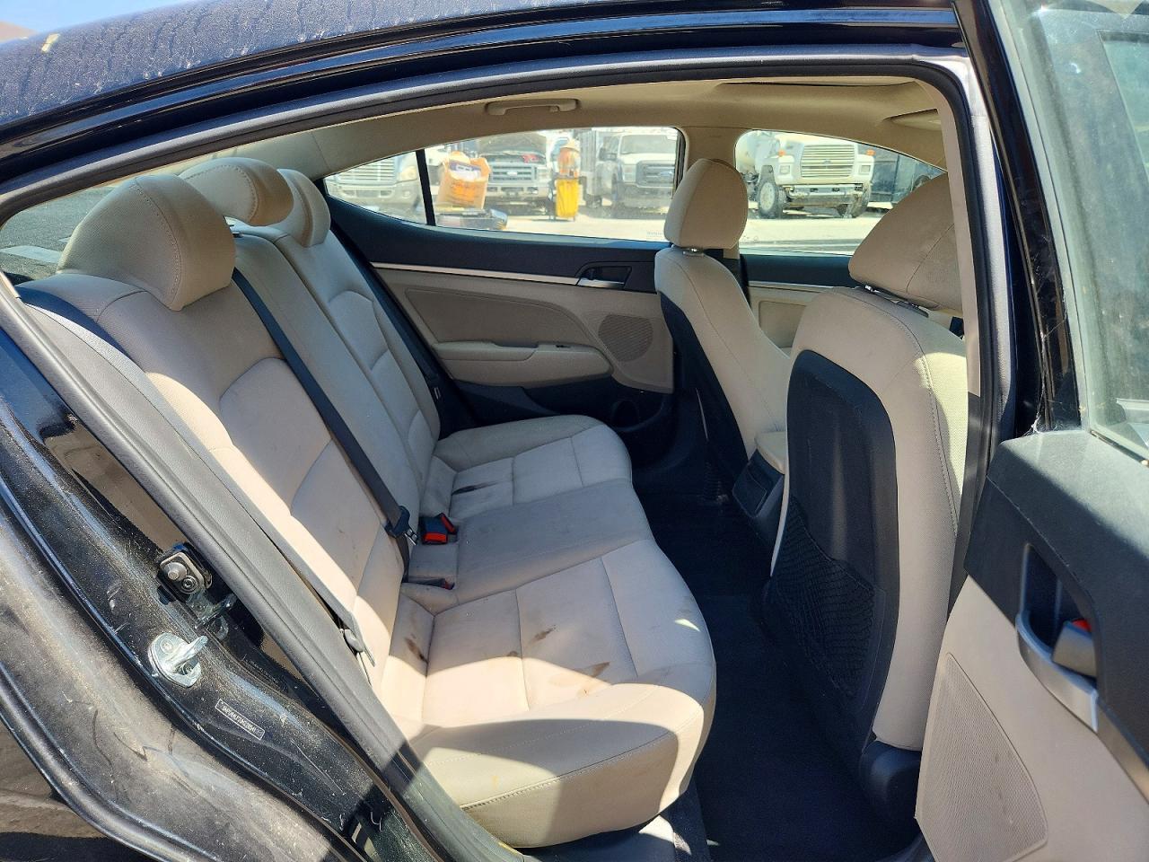 5NPD84LF2JH228541 2018 HYUNDAI ELANTRA photo no. 10