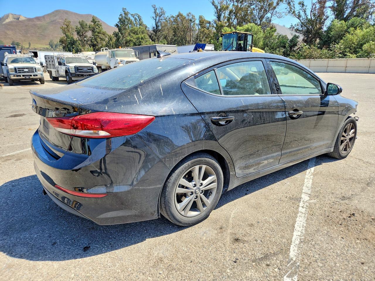 5NPD84LF2JH228541 2018 HYUNDAI ELANTRA photo no. 3