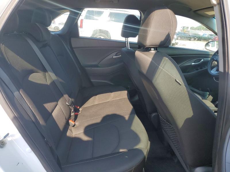 KMHH35LE7JU054870 2018 HYUNDAI ELANTRA GT photo no. 10