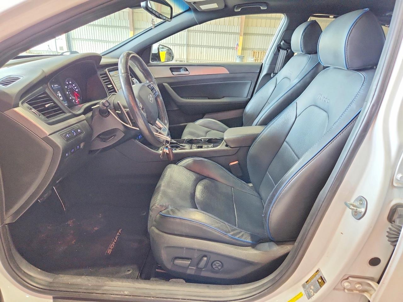 2018 HYUNDAI SONATA LIMITED 2.0T — Фото 7 из 12