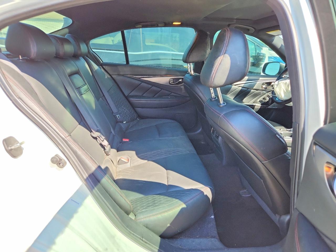 2018 INFINITI Q50 RED SPORT 400 — Фото 10 из 12