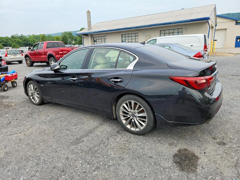 2018 INFINITI Q50 3.0T LUXE — Фото 2 из 12