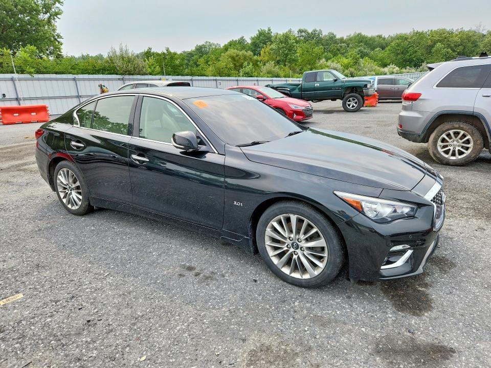 2018 INFINITI Q50 3.0T LUXE — Фото 4 из 12