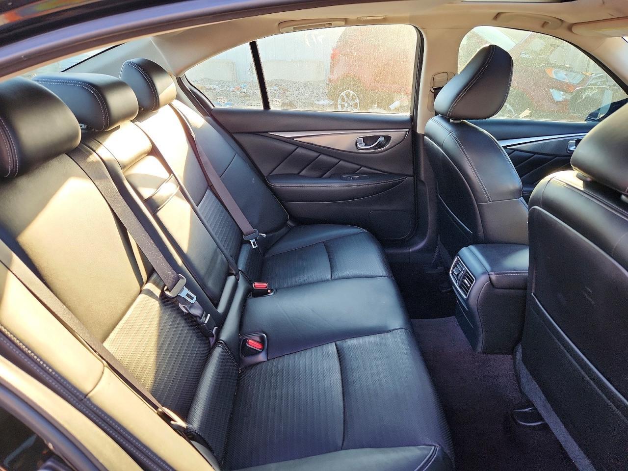 2018 INFINITI Q50 3.0T LUXE — Фото 10 из 12