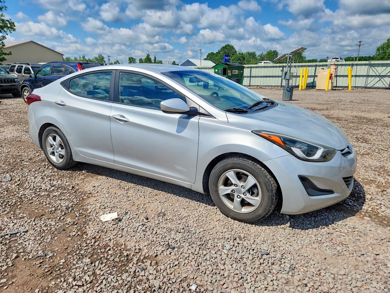 2015 HYUNDAI ELANTRA SE — Фото 4 из 12