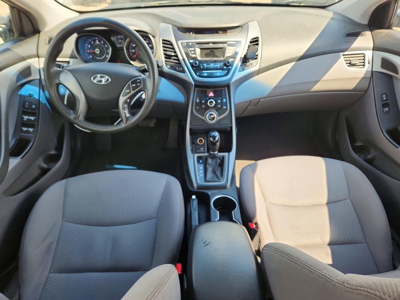 2015 HYUNDAI ELANTRA SE — Фото 8 из 12