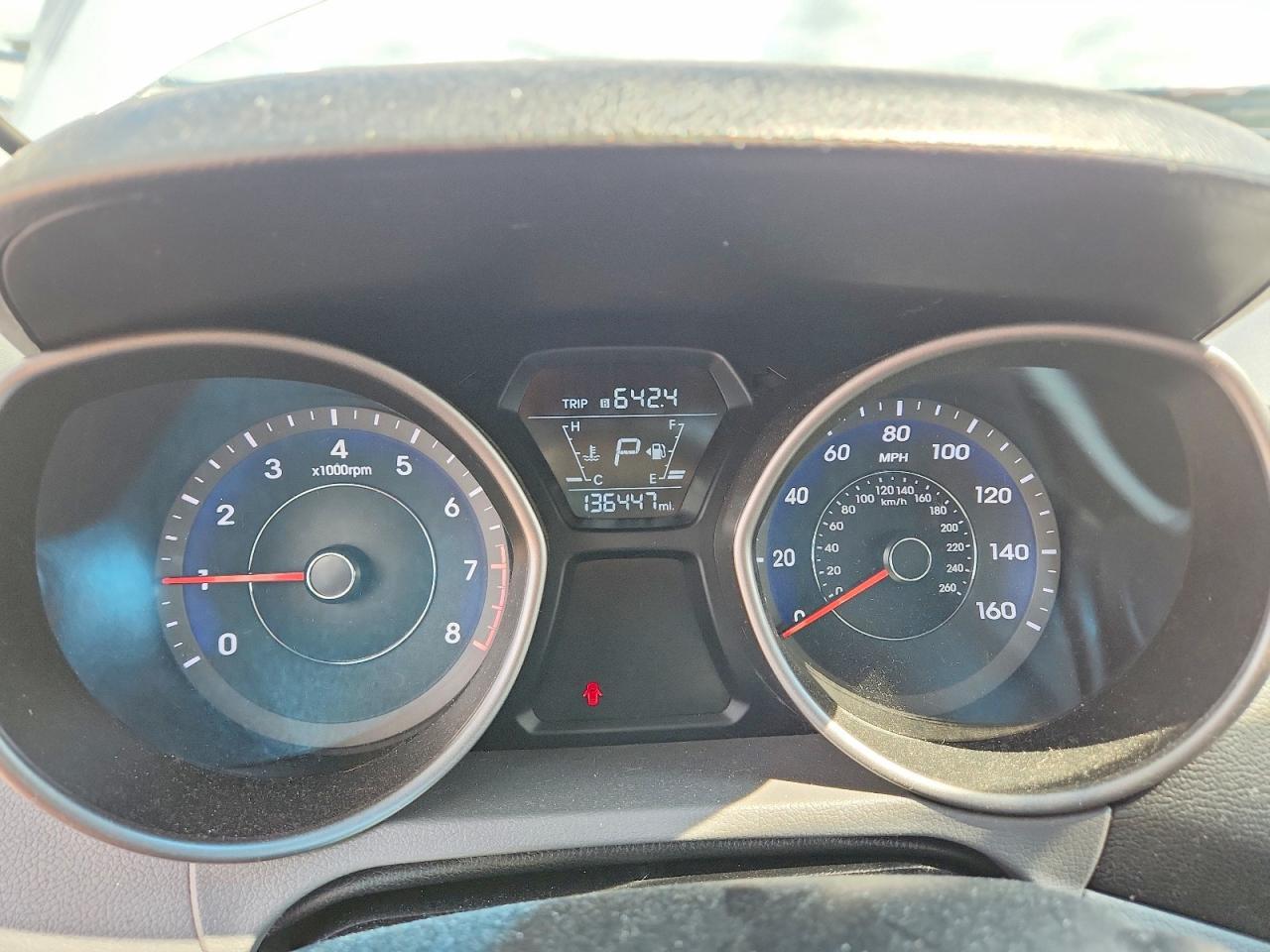 2015 HYUNDAI ELANTRA SE — Фото 9 из 12