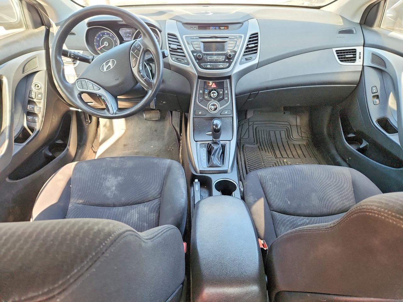 2015 HYUNDAI ELANTRA SE — Фото 8 из 12