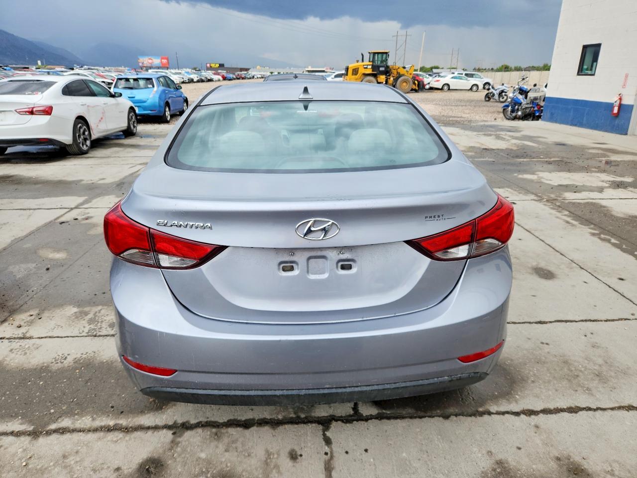 2015 HYUNDAI ELANTRA SE — Фото 6 из 12