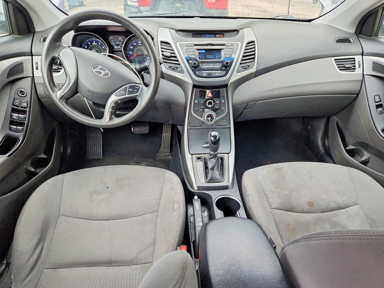 2015 HYUNDAI ELANTRA SE — Фото 8 из 12