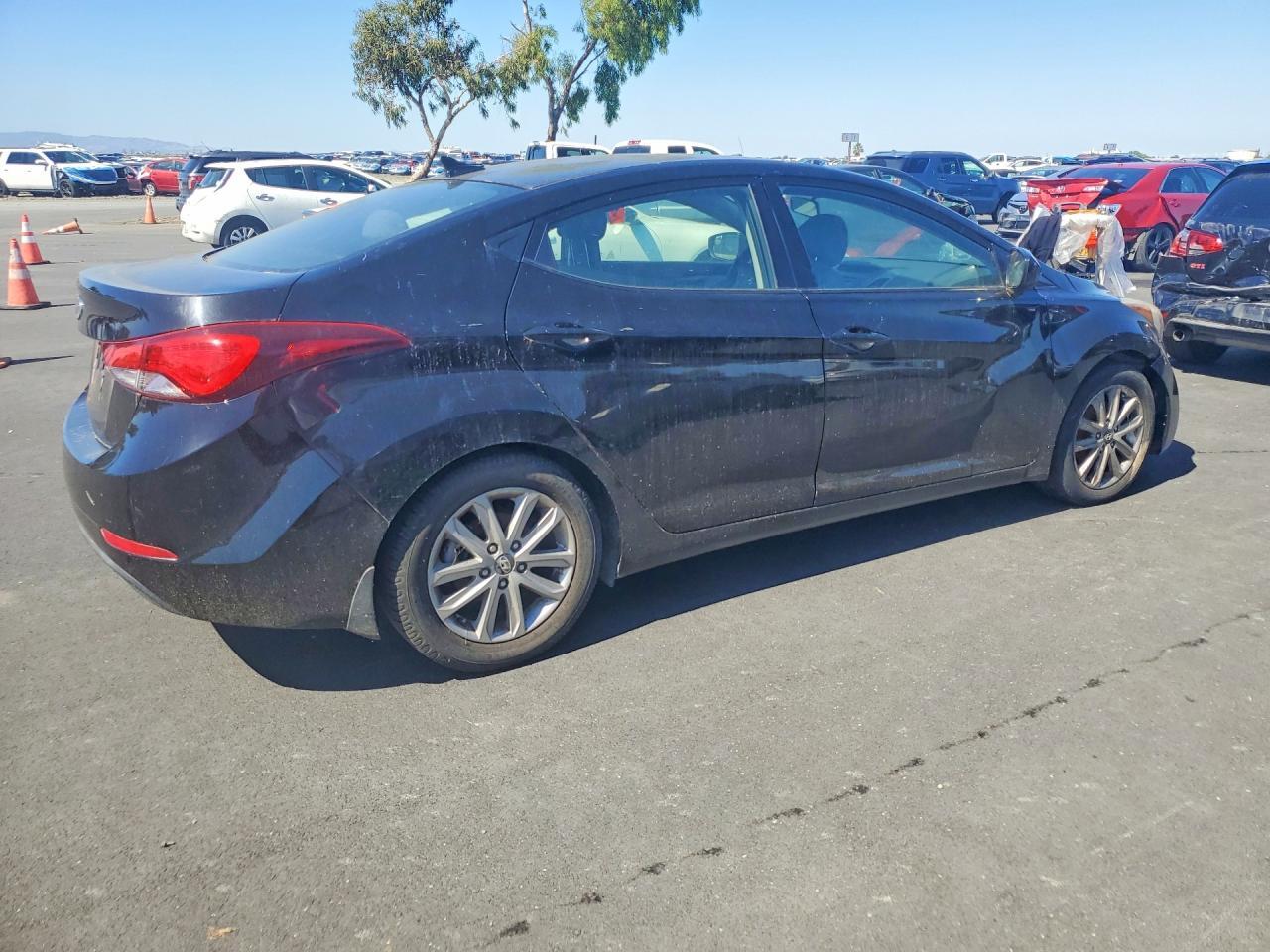 2015 HYUNDAI ELANTRA SE — Фото 3 из 12