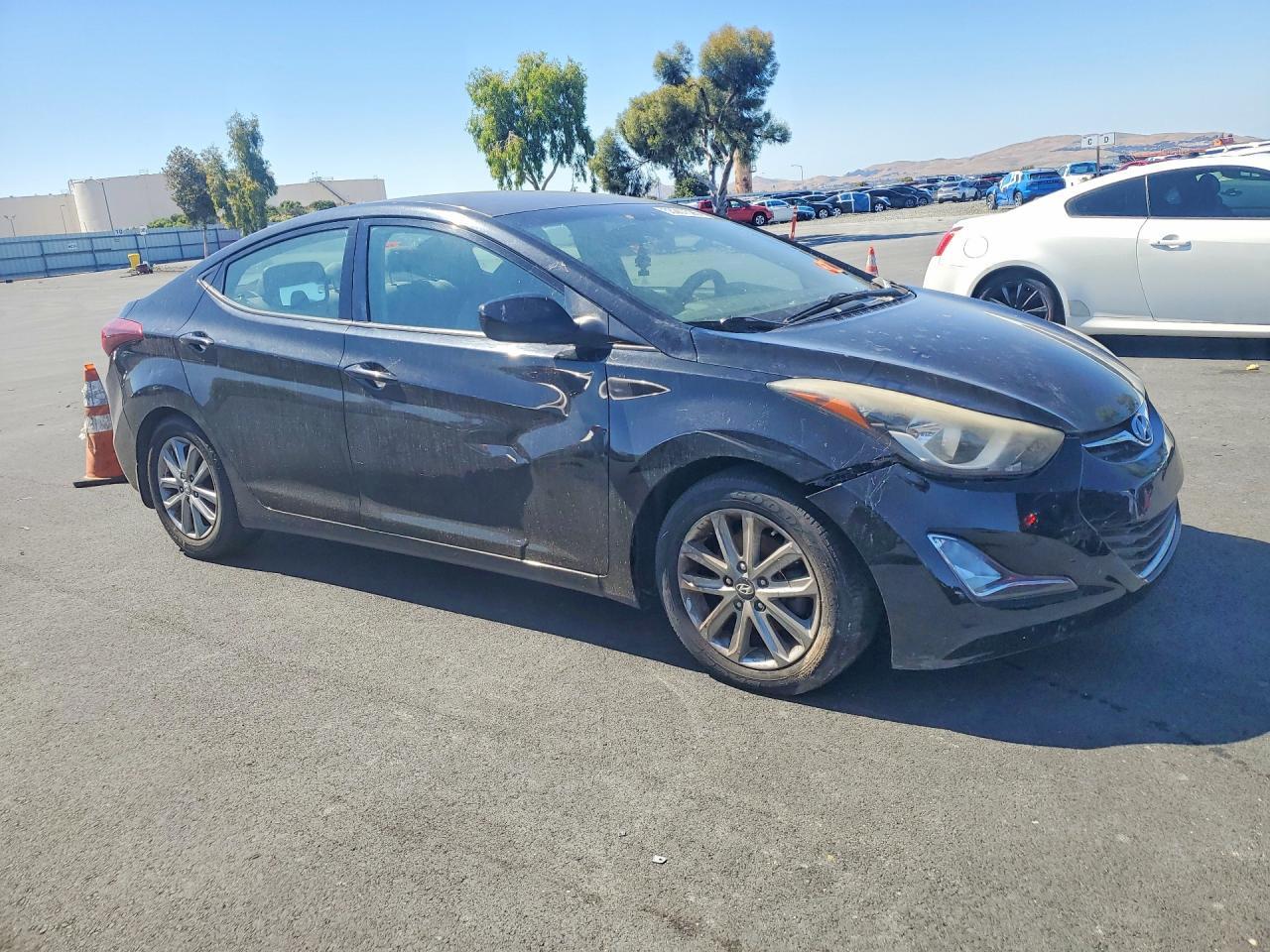 2015 HYUNDAI ELANTRA SE — Фото 4 из 12